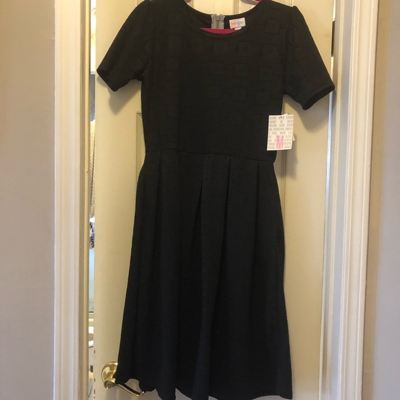LuLaRoe Dresses & Skirts - BNWT Lularoe Amelia BLACK size Medium